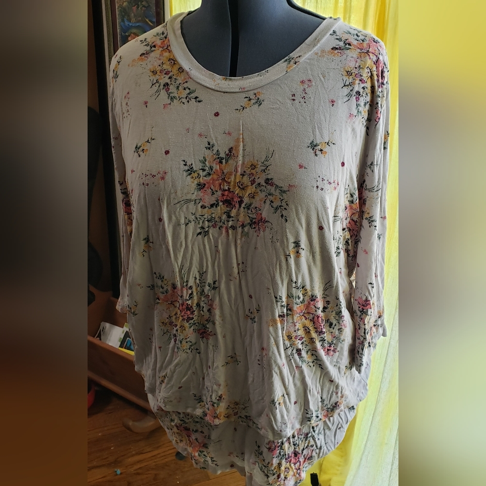 Latched Mama gray floral nursing top